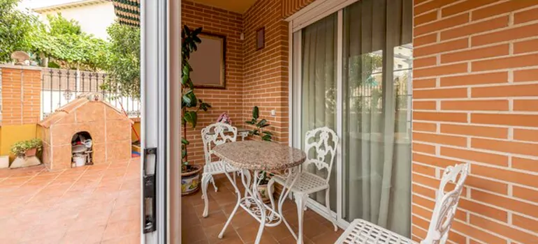 Adding Porch Enclosures To Your Home in Scarborough, Ontario