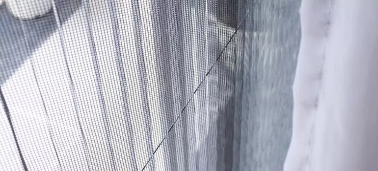Fixing Screen Window Mesh in Steeled, Ontario
